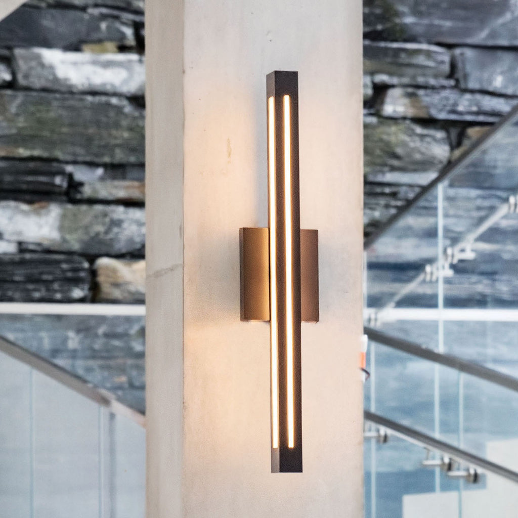 12314BZ Vue LED Light Outdoor Wall Mount|Lifestyle Image