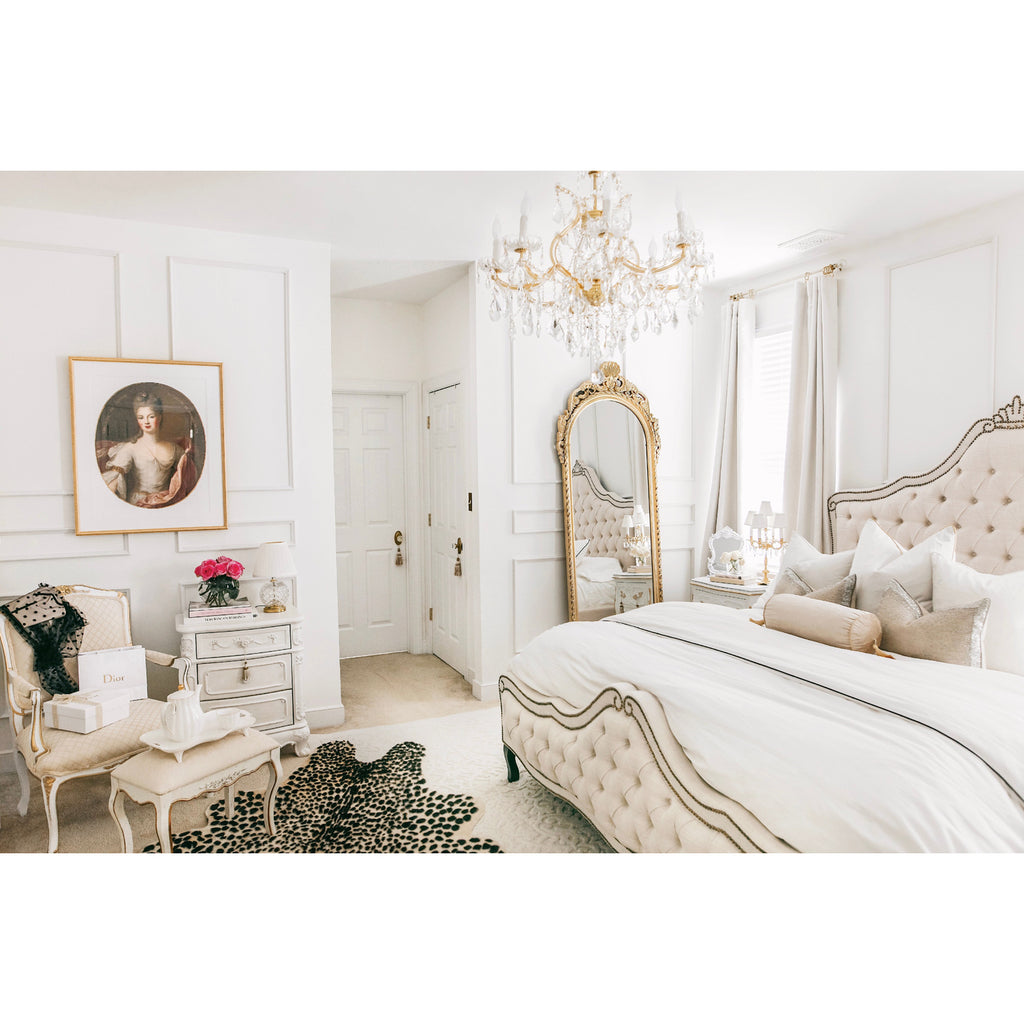 Crystorama Maria Theresa 26'' Chandelier in Gold - Lifestyle View