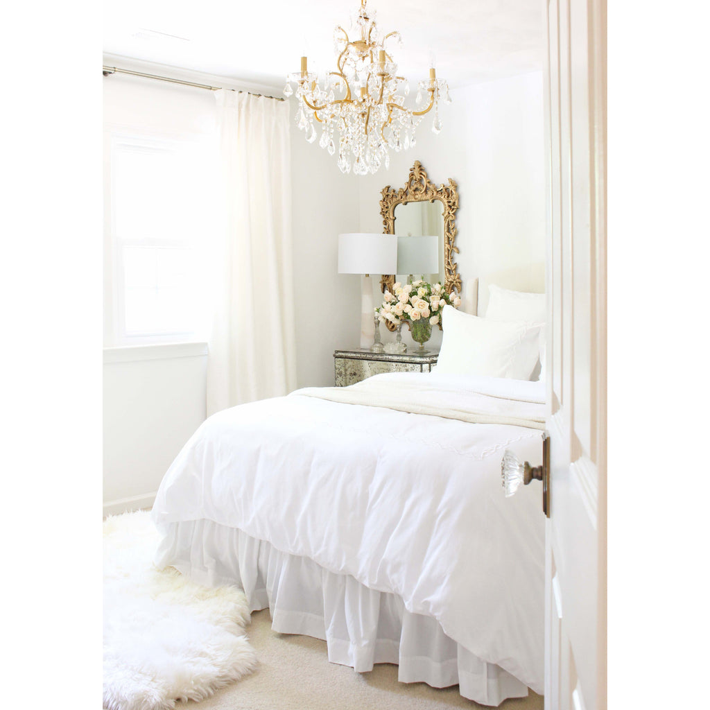 Crystorama Filmore 23'' Chandelier in Antique Gold - Lifestyle View