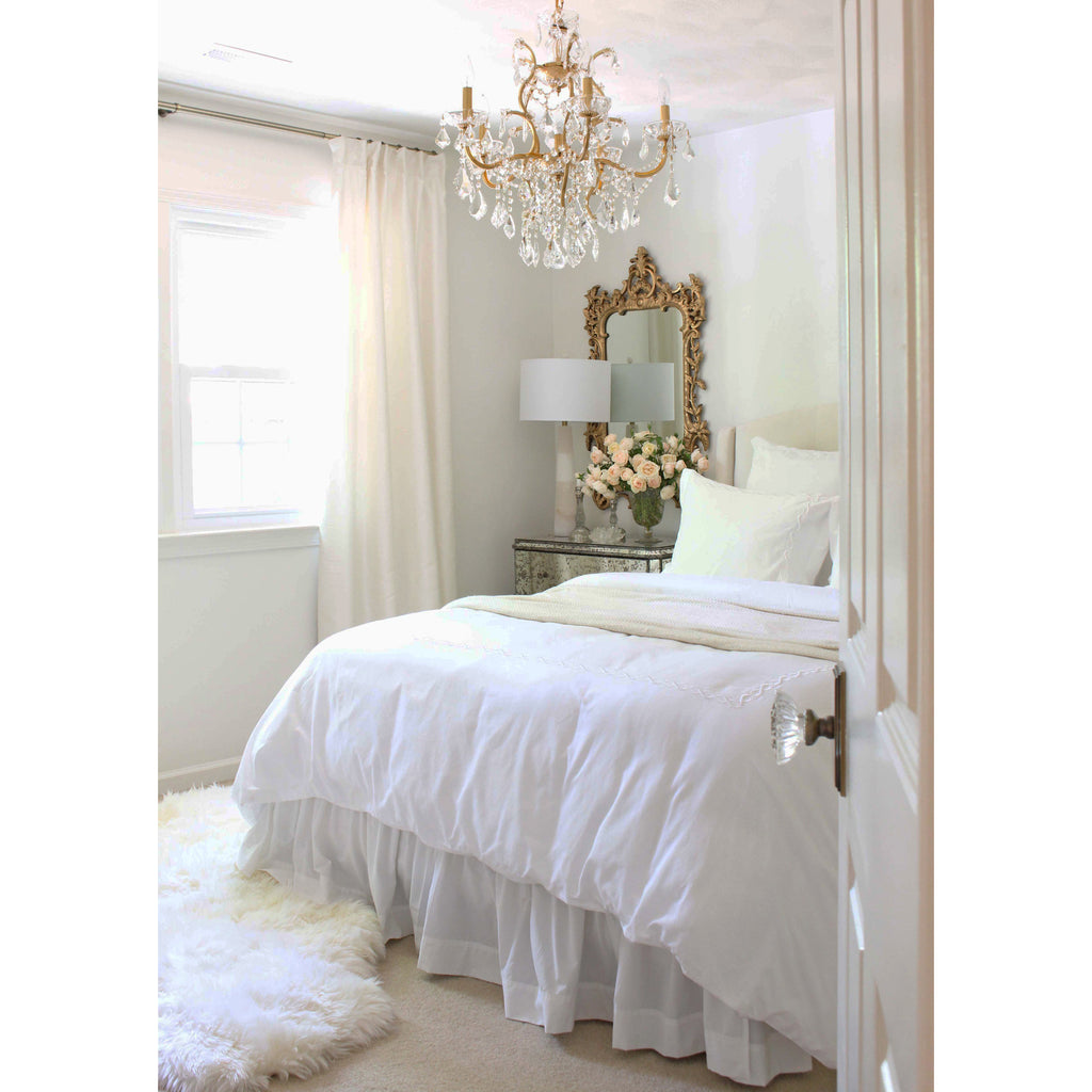 Crystorama Filmore 23'' Chandelier in Antique Gold - Lifestyle View