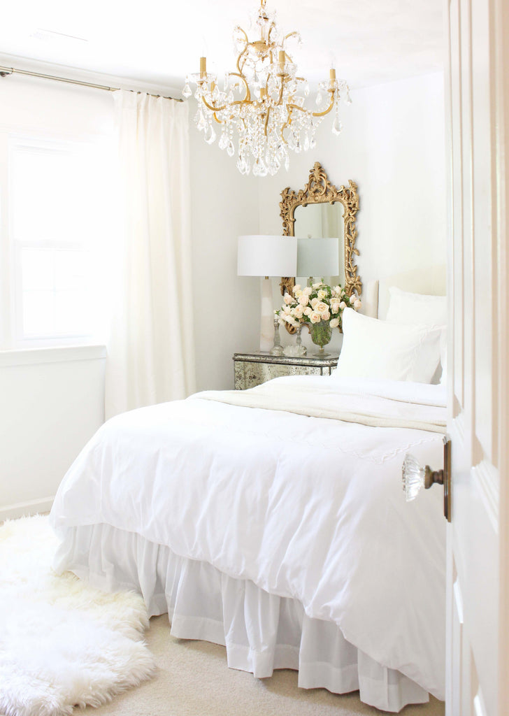 Crystorama Swarovski 24" Chandelier in Antique Gold - Lifestyle View