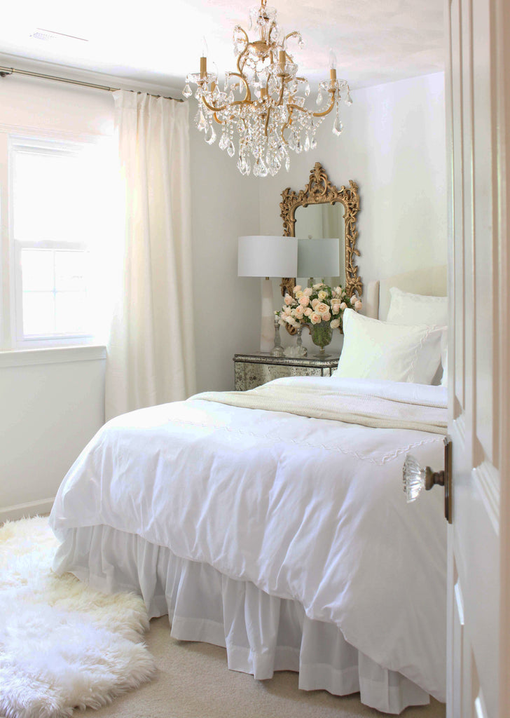 Crystorama Swarovski 24" Chandelier in Antique Gold - Lifestyle View