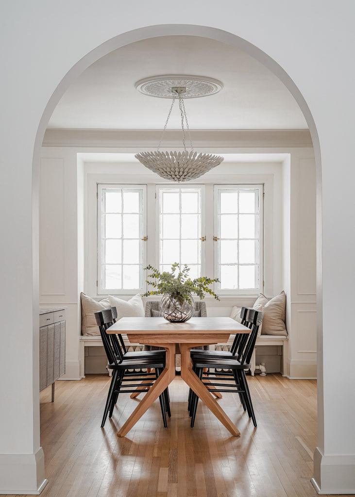 519-MT Broche 30'' Chandelier | Lifestyle Image