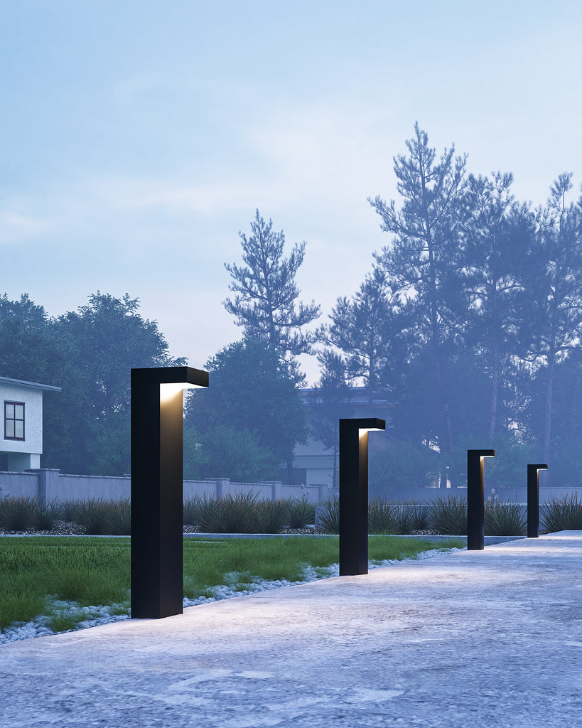 EB45624-BK-UNV Evans 1 Light Outdoor Post | Lifestyle Image