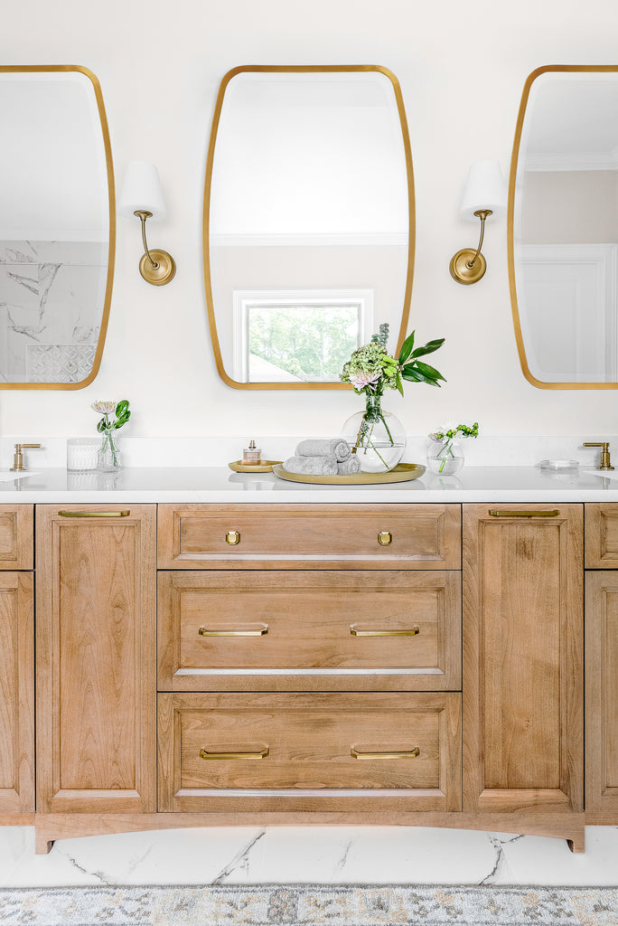 LIN-M400-GA Lindee 24'' Mirror | Lifestyle Image