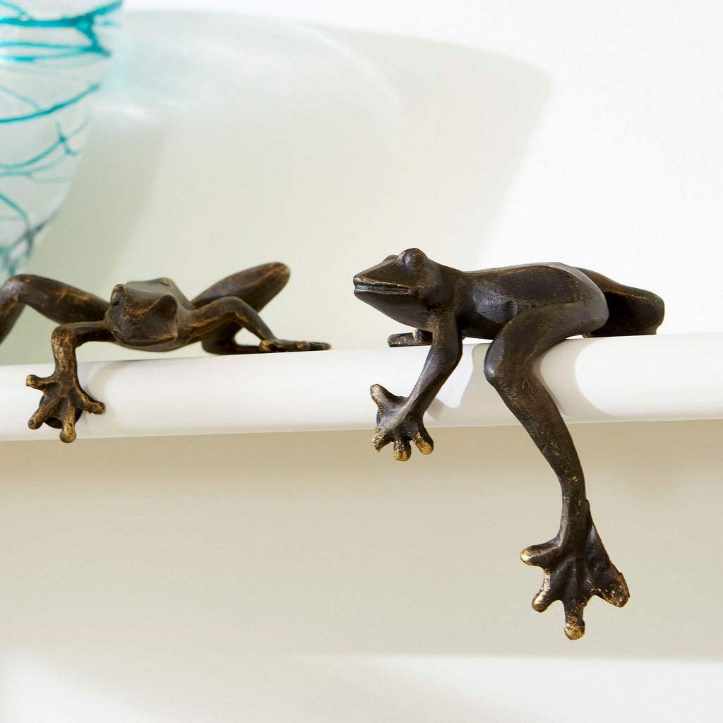 cy-00701 2pc Iron Frogs | Lifestyle Image