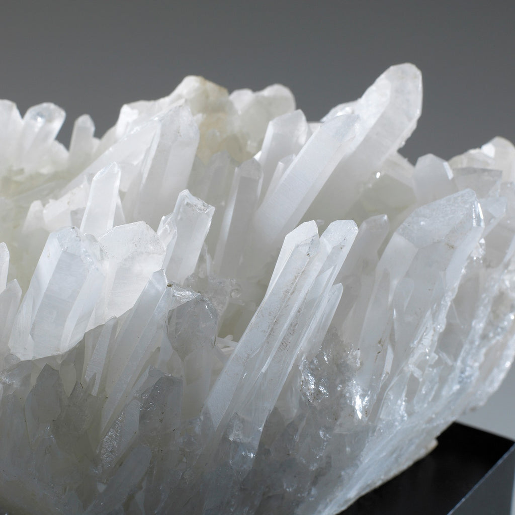 cy-02582 Quartz Table Accent-MD | Alternate Image
