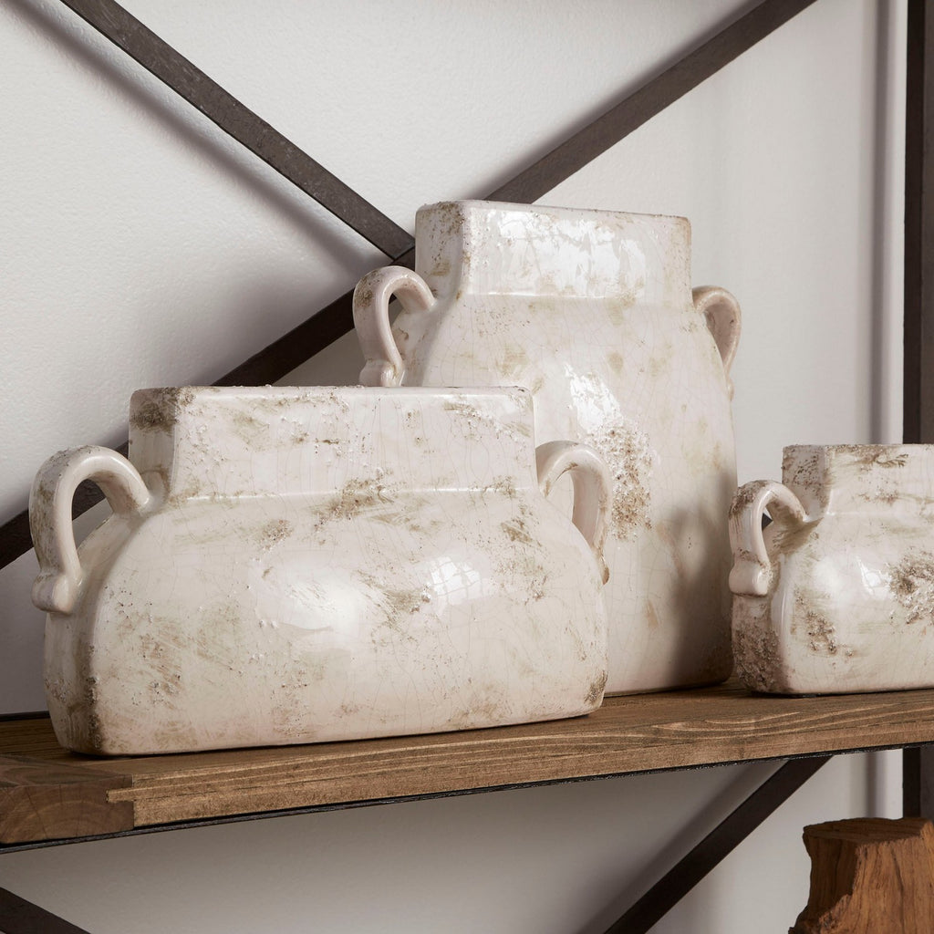 cy-07396 Leos Planter -LG | Lifestyle Image