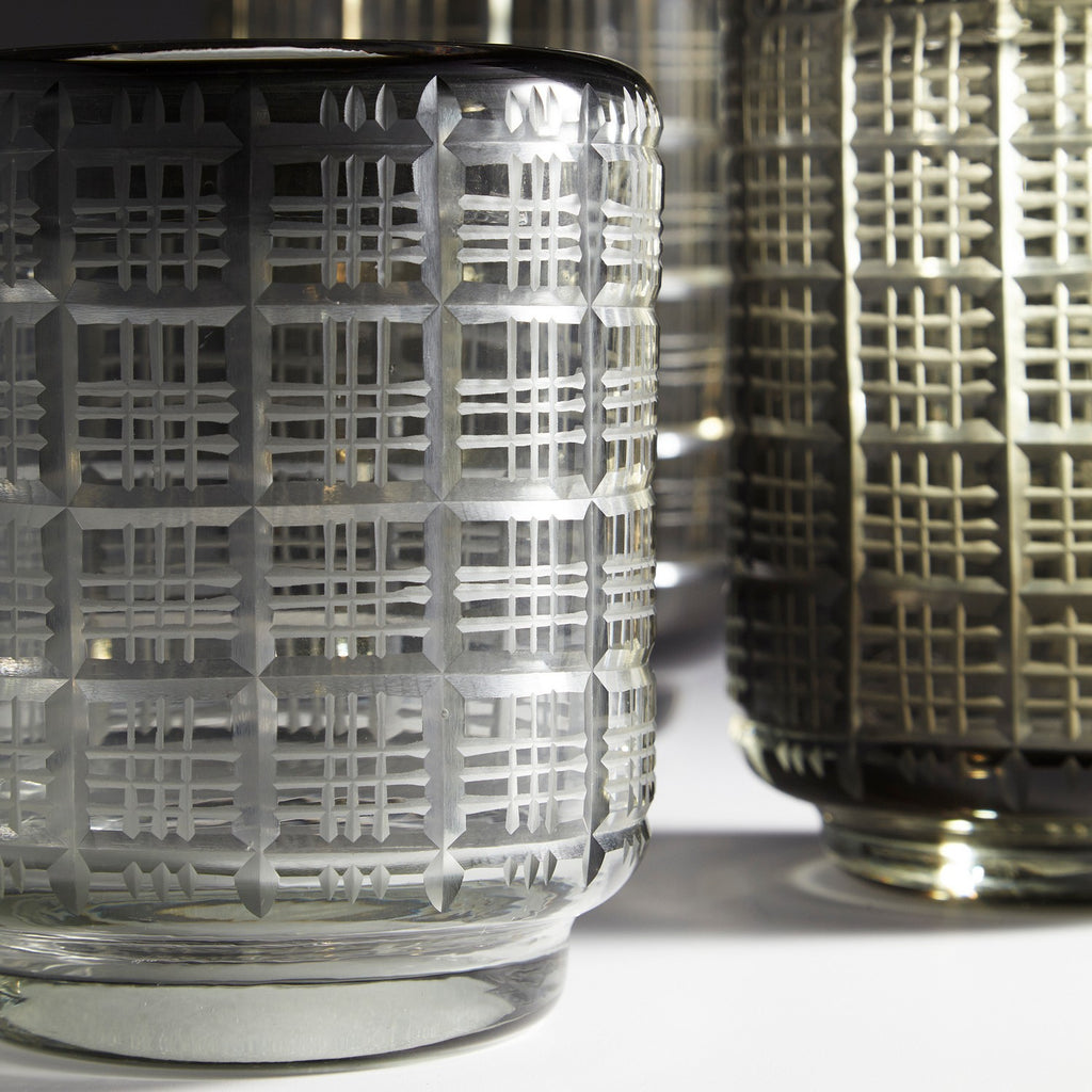 cy-08622 Off The Grid Vase-MD | Alternate Image