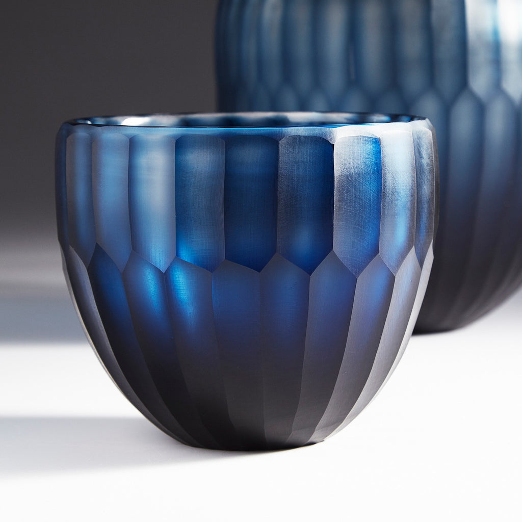 cy-08633 Tulip Bowl | Blue - Large | Alternate Image