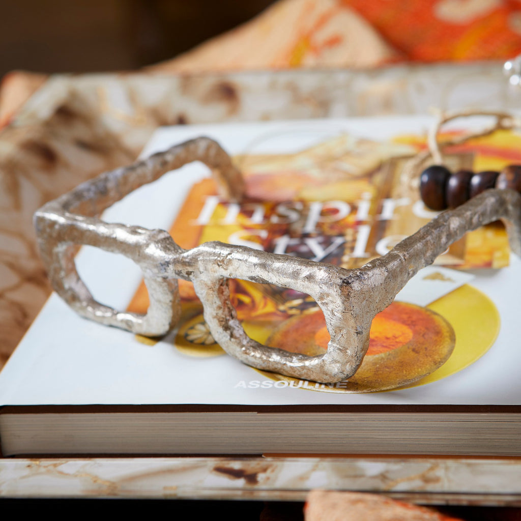 cy-08827 Sculptured Spectacles-MD | Lifestyle Image