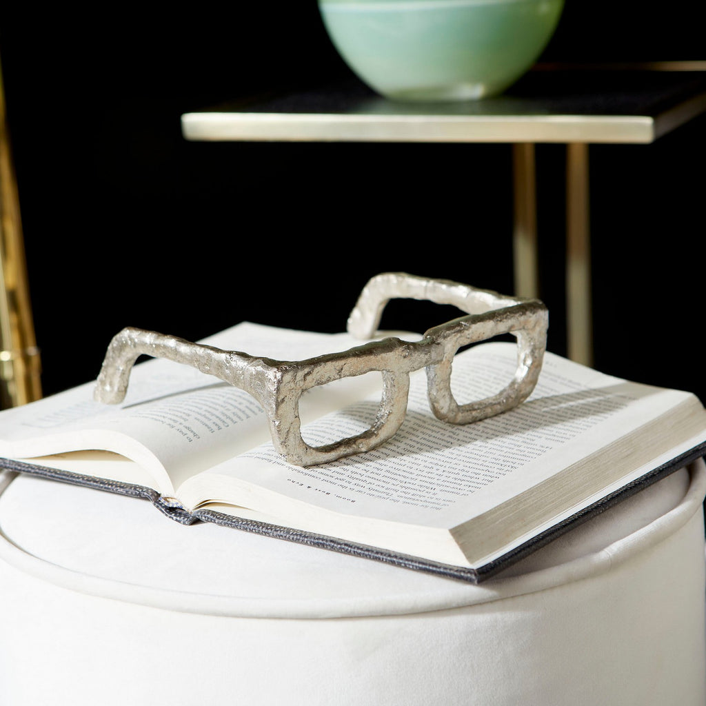 cy-08827 Sculptured Spectacles-MD | Lifestyle Image