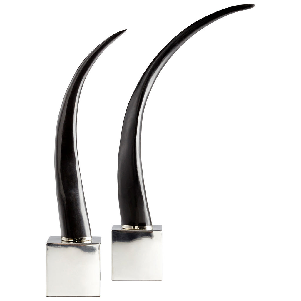 cy-08861 Blackthorne Sculpture-MD | Alternate Image